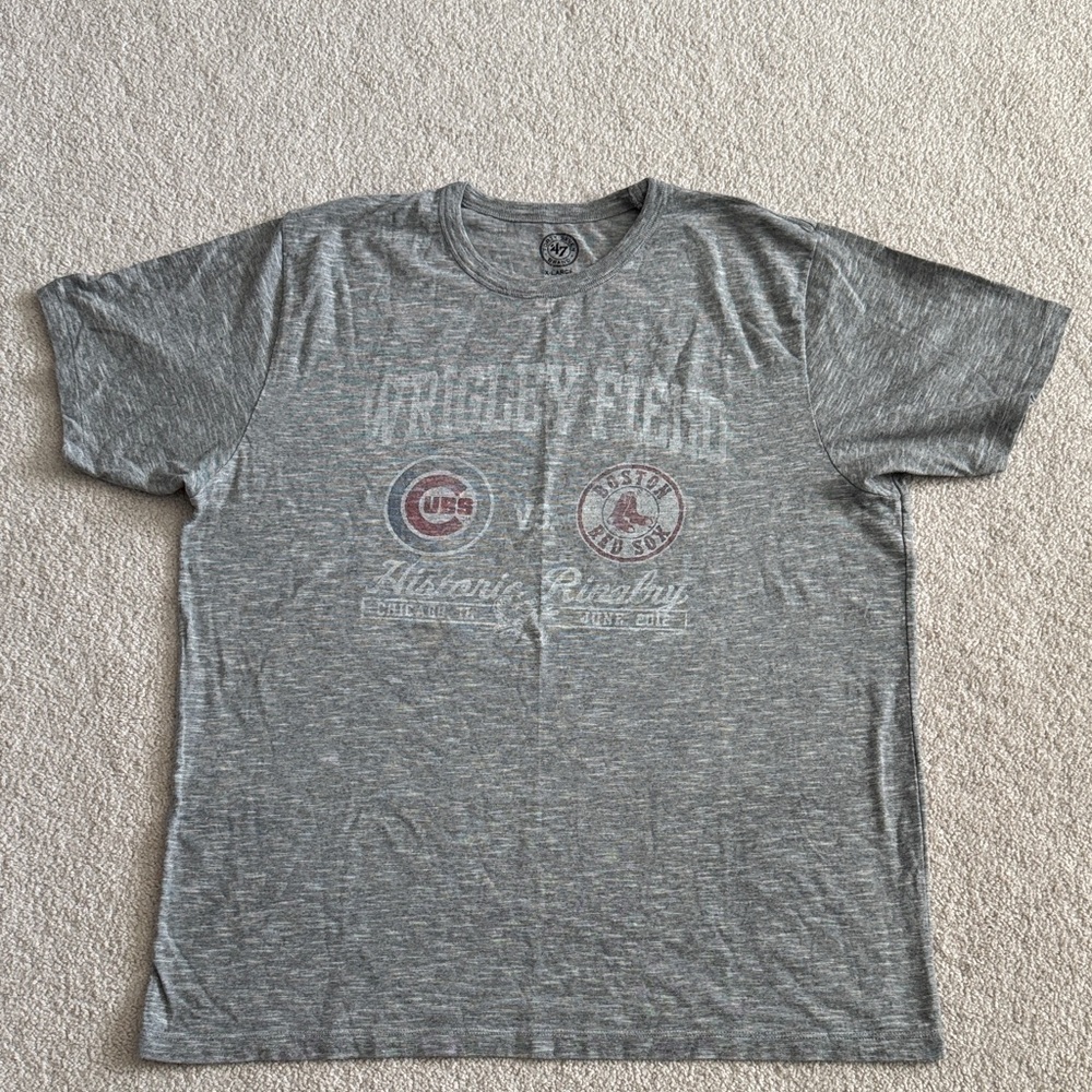 47 Brand Chicago Cubs Rivalry Gray Short-Sleeve Vintage Sports Graphic Tee